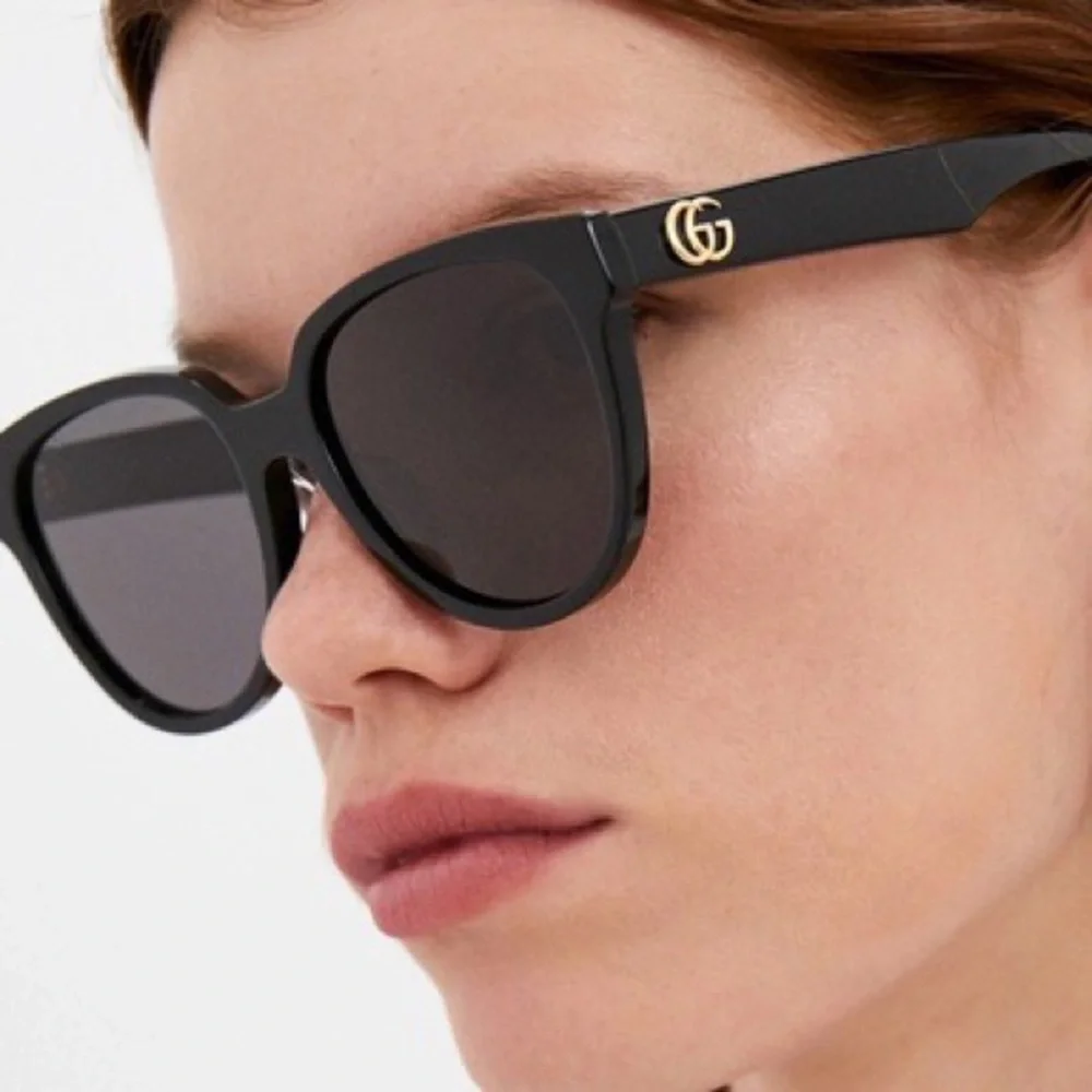 GUCCI Sunglasses - Picture 1 of 9